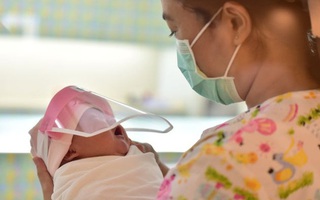 Kỳ diệu: Nữ y tá người Anh mang thai tử vong vì Covid-19 nhưng em bé vẫn được cứu sống