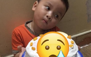 Hí hửng được dì làm bánh sinh nhật, bé 3 tuổi bê chiếc bánh mà "chán không muốn nhìn", dân mạng xem ảnh thì cười "ốm người"