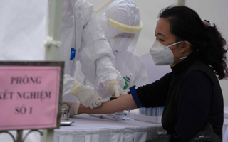 Phó giám đốc CDC Hà Nội: 3 người test nhanh dương tính, xét nghiệm lại âm tính là chuyện bình thường