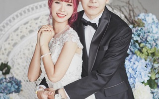 Khởi My hé lộ ảnh cưới chưa từng công bố sau 2 năm kết hôn, lại còn "cà khịa" ông xã không trượt phát nào!