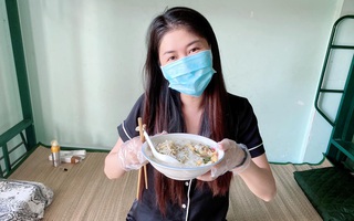 Bà xã Đăng Khôi update tình hình đi cách ly ngày đầu: Cơm ngày 3 bữa ngon chuẩn "mẹ nấu", sợ lúc trở về lăn thay vì đi