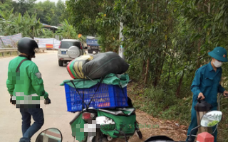 Chất lượng sản phẩm tốt, giao đầy đủ nhưng shop vẫn bị đánh giá 1 sao vì "tai nạn" khiến khách phải đạp xe 10 cây số để nhận hàng