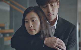 Bỏ vợ theo bồ trẻ nhưng suốt 2 năm trời bắt bà hai mặc đồ ngủ giống hệt bà cả, gã chồng đốn mạt của “Thế giới hôn nhân” thực sự yêu ai?