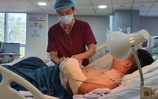 Vụ người đàn ông bị dùng mã tấu chém đứt lìa cẳng tay kinh hoàng ở TP.HCM: Nạn nhân nói gì?