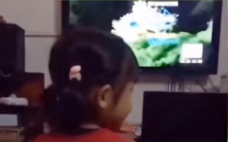 Bị dọa "Không ngoan bố sẽ vứt đi rồi nhặt đứa trẻ khác về nuôi", bé gái đáp 1 câu bá đạo khiến bố tức anh ách