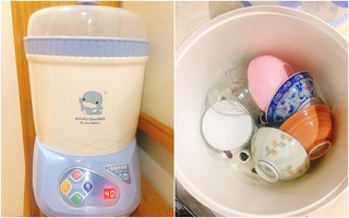 Ở nhà làm gì: Mẹ đảm tại Hà Nội nghĩ ra cách sấy khô bát đũa ăn cơm hàng ngày bằng máy tiệt trùng bình sữa có sẵn của con cực hữu ích trong ngày nồm ẩm