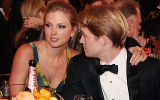 Rần rần tin Taylor Swift chuẩn bị lên xe hoa cùng bạn trai Joe Alwyn, kế hoạch đều rõ ràng chỉ chờ ngày tổ chức?