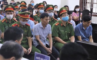 Phụ huynh nhờ nâng điểm liên tục nói 'không nhớ, không biết' khiến HĐXX cạn lời
