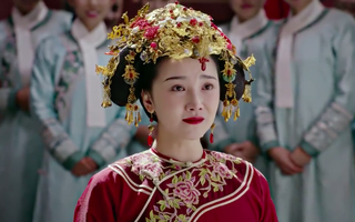 "Cửu Châu Hộc Châu phu nhân": Trần Vỹ Đình đội nón che đầu trọc, tình địch của Dương Mịch chính là "người hầu" Châu Tấn