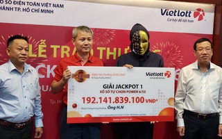 Người đàn ông trúng Vietlott 192 tỷ: Chưa vội thông báo cho vợ vì muốn "lấy vàng thử đàn bà", sẽ dành thời gian lên mạng nghiên cứu cách tiêu tiền
