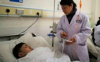 Một bên phổi của con trai bỗng biến mất một cách kỳ lạ, bố mẹ và bác sĩ bàng hoàng nhận ra đó là khối u ác tính hiếm gặp