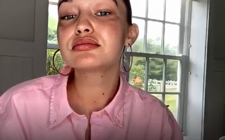Nhan sắc Gigi Hadid thay đổi khi mang bầu: Mặt mộc phúng phính, mũi "nở" to, ra dáng bà mẹ bỉm sữa lắm rồi đây này