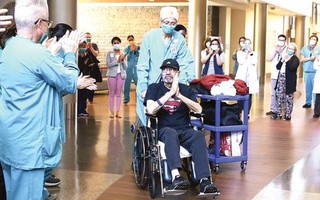 Thoát chết Covid-19, bệnh nhân 'sốc' vì hóa đơn viện phí 1,1 triệu USD