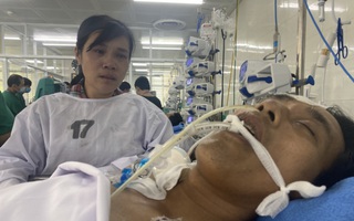 Chồng vừa rời quê đi làm mướn thì gặp cơn bạo bệnh, vợ nghèo 5 con nước mắt ngắn dài bất lực: "Bán nhà ra đường ở em cũng phải cứu chồng"