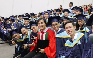 Giáo sư trẻ nhất Việt Nam gây bão mạng với quan điểm về trường chuyên, phụ huynh rầm rầm bình luận: Quá tuyệt vời!