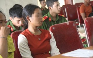 Cuộc đời cay đắng của cô bé bị lừa bán và làm mẹ ở tuổi 15