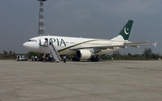 Hàng loạt hãng bay đình chỉ các phi công Pakistan