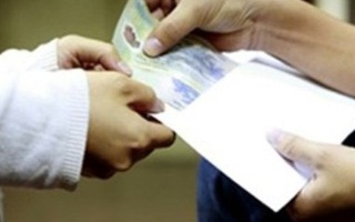 Tạm đình chỉ Phó Viện trưởng VKSND quận Hoàn Kiếm bị tố "moi tiền" của bị cáo