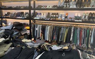Đột kích 7 cửa hàng, thu giữ hơn 33.000 sản phẩm giày dép, túi xách 'nhái' hiệu Burberry, Lacoste, Chanel... ở Bắc Ninh