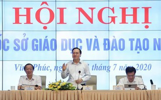 Bộ trưởng Phùng Xuân Nhạ: Không lạm dụng giấy khen vì dễ tác dụng ngược