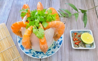 Không được khéo tay cho lắm nhưng lại thích "sống ảo" khoe tài nghệ nấu nướng thì món tôm hấp này đích thị dành cho bạn rồi!