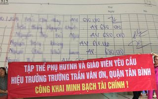 Phụ huynh trường tiểu học ở TP.HCM tố hiệu trưởng mập mờ thu chi,  nhiều năm không trả tiền thừa vì "tính hay quên"?