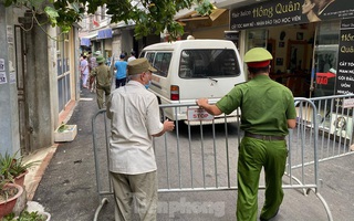 Hà Nội phong tỏa khu dân cư vì có trường hợp nghi nhiễm COVID-19