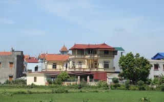 Hà Nội: Nhà tầng, biệt thự mọc san sát nhau ở ngôi làng phất lên từ việc buôn thịt lợn