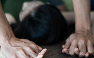 Gã trai dùng băng dính trói rồi cưỡng hiếp cô gái bán dâm trong khách sạn