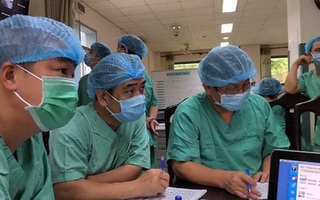 PGS Nguyễn Lân Hiếu khuyến cáo 1 loại khẩu trang không nên dùng vì không ngăn người đeo lây truyền Covid-19