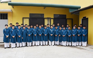 Dân mạng thích thú với hình ảnh cán bộ công chức một cơ quan ở Huế mặc Áo dài để quảng bá trang phục truyền thống quê hương