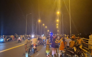 Giận mẹ, thanh niên 19 tuổi nhờ bạn chở lên cầu nhảy tự tử