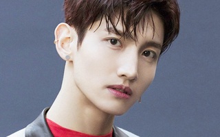 Changmin (DBSK) tuyên bố chính thức hoãn cưới vào tháng 9 này với bạn gái ngoài ngành