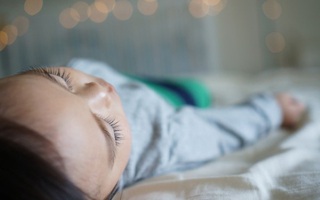 Nhập viện với triệu chứng sốt và tiêu chảy, 4 ngày sau bé gái không qua khỏi, bác sĩ cảnh báo một dấu hiệu nhiễm khuẩn mà mọi người cần cảnh giác