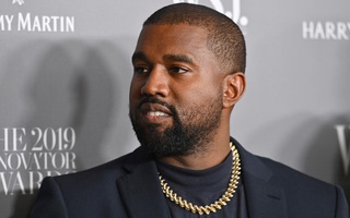 SỐC: Kanye West điên cuồng đăng clip đi tiểu lên cúp Grammy kèm 168 bài đăng "khủng bố" Twitter suốt 5 tiếng rạng sáng nay