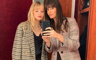 Phụ nữ Pháp mê nhất diện blazer kẻ mùa lạnh, nhìn vừa Tây lại sang xịn hết nấc 