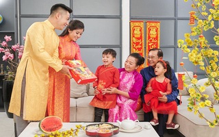 Tết đến bố mẹ hãy dạy con ngay 10 bài thơ siêu hay đầu năm mới này: Chúc xong cả nhà cười hớn hở, lì xì trao bé đầy hai tay 