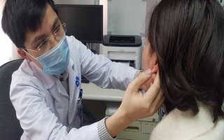 Gặp phải biến chứng sau khi tiêm filler vào tai để có "tai Phật", chị em cảnh giác làm đẹp dịp Tết
