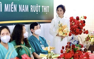 Đám cưới chưa từng có của nữ điều dưỡng trong bệnh viện dã chiến ở TP Hồ Chí Minh