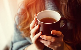 Phụ nữ muốn tránh mãn kinh sớm, ngừa lão hóa thì không nên sử dụng 3 loại đồ uống này trong kỳ kinh nguyệt