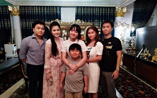 Dâu thứ nhà CEO Đại Nam gia nhập đường đua kim cương, trưng trổ chiếc nhẫn "hột nhãn" được bà Phương Hằng tặng?