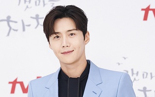 Phía Kim Seon Ho "Điệu Cha-Cha-Cha Làng Biển" lên tiếng về nghi vấn ép bạn gái phá thai, loạt báo chỉ đích danh nam diễn viên có hành động bất ngờ
