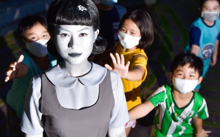 Ngọc Thanh Tâm xuống đường chơi Halloween sớm, hóa nhân vật trong "Trò Chơi Con Mực" với phiên bản nhìn đã giật mình