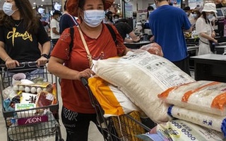 Hình ảnh các siêu thị náo loạn như ngày tận thế hé lộ "tử huyệt" của Trung Quốc: An ninh lương thực