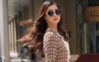 Hoa hậu Lương Thùy Linh hóa quý cô thanh lịch, khoe chân dài 1m22 khi xuống phố