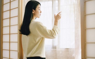 Ngày tôi bế con rời khỏi nhà chồng lúc nửa đêm, chị dâu vội vã tìm gặp và khiến tôi phải khóc nghẹn
