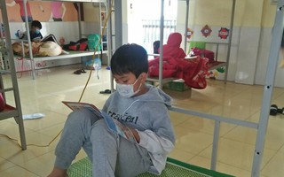 "Nhật ký" xúc động của người mẹ ở cùng con trong khu cách ly