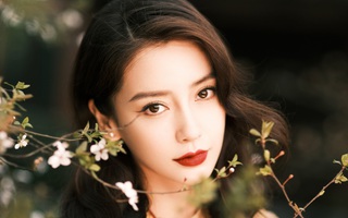 Angelababy thừa nhận từng sống trong bóng tối khi bị bạn bè cô lập, nguyên nhân chỉ vì bản thân quá đẹp