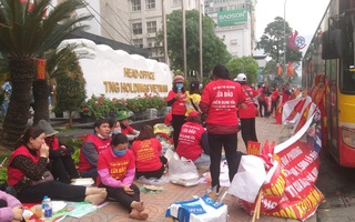 Khốn khổ vì đã đóng đủ tiền cho chủ đầu tư mà dự án vẫn "đắp chiếu", hàng trăm người dân bức xúc kéo đến trụ sở TNR Holdings Vietnam đòi quyền lợi