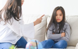 "Nếu không có bố mẹ thì cháu đánh chết em cháu lâu rồi" và lời cảnh báo về ẩn ức đằng sau một đứa trẻ nổi loạn tuổi dậy thì